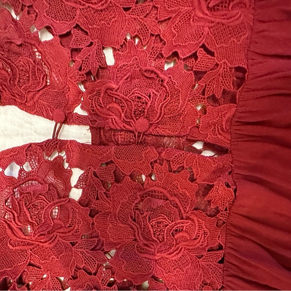 Beautiful blouse. Never worn. All buttons intact. - Picture 4 of 4